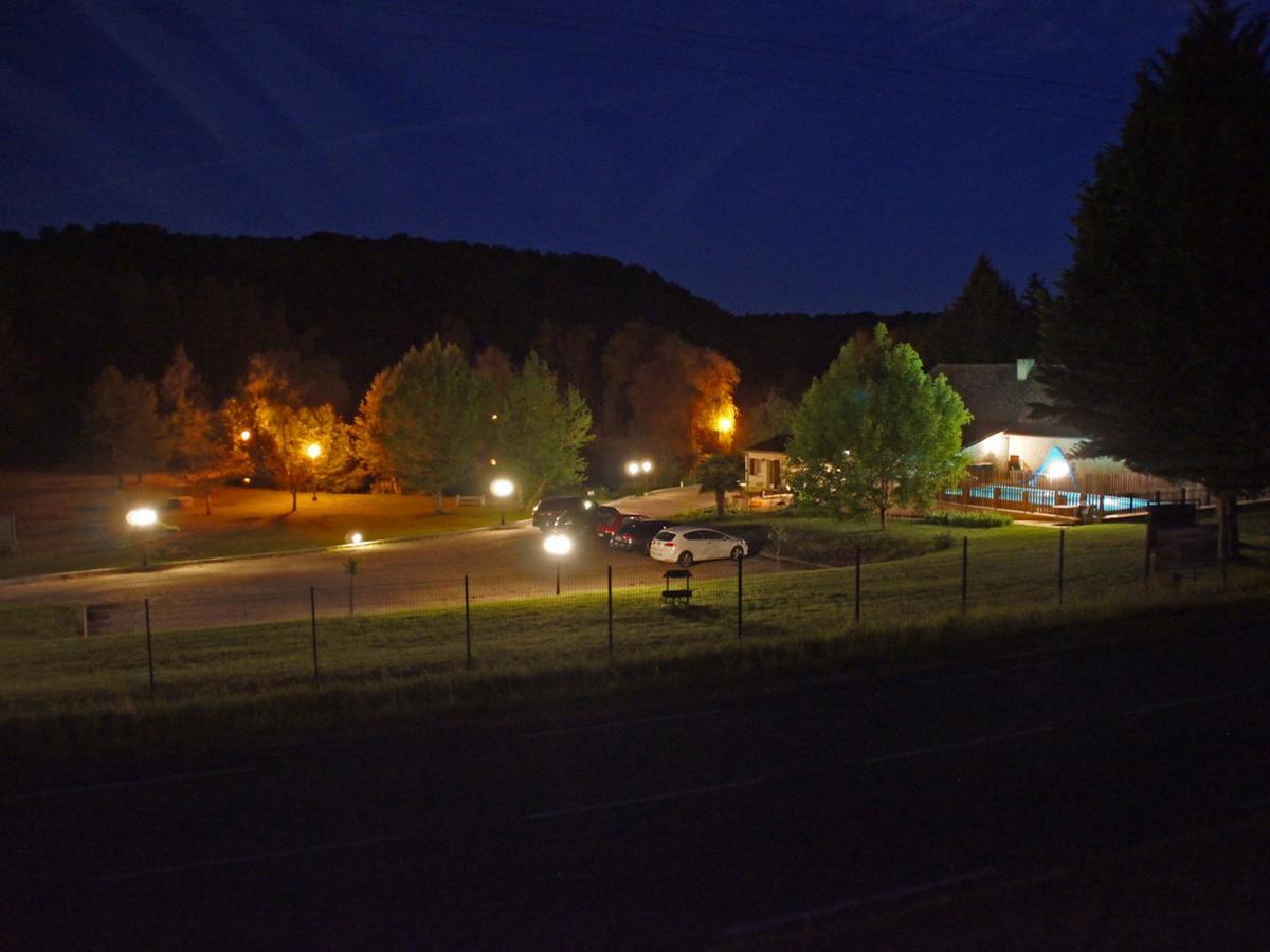 Le Domaine De L'Etang De Sandanet Issac Buitenkant foto